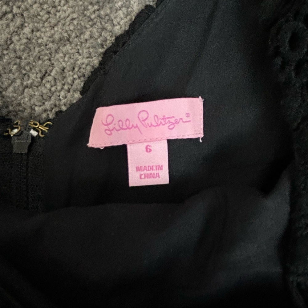 Lilly Pulitzer Shayna Black Lace Dress Daisy Sheath 3/4 Sleeves V Back Size 6 - Picture 11 of 14